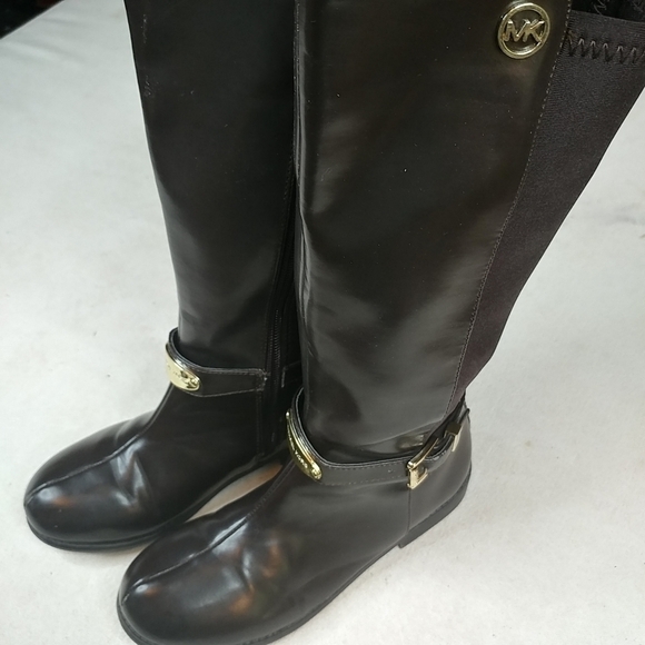  Michael Kors "Parson 15" Women's sz 2 M Tall Choc - Picture 1 of 8